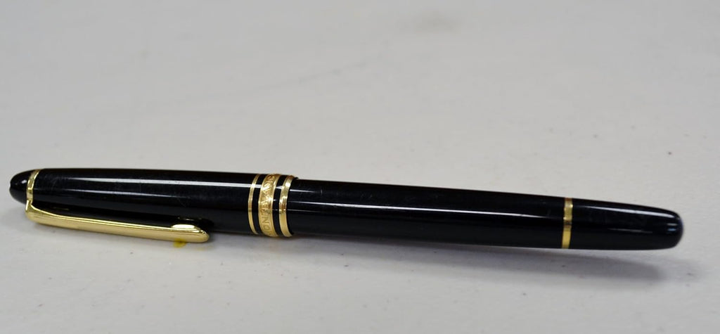Montblanc Meisterstuck Classique Fountain Pen 144, Black with Gold Trim Q866