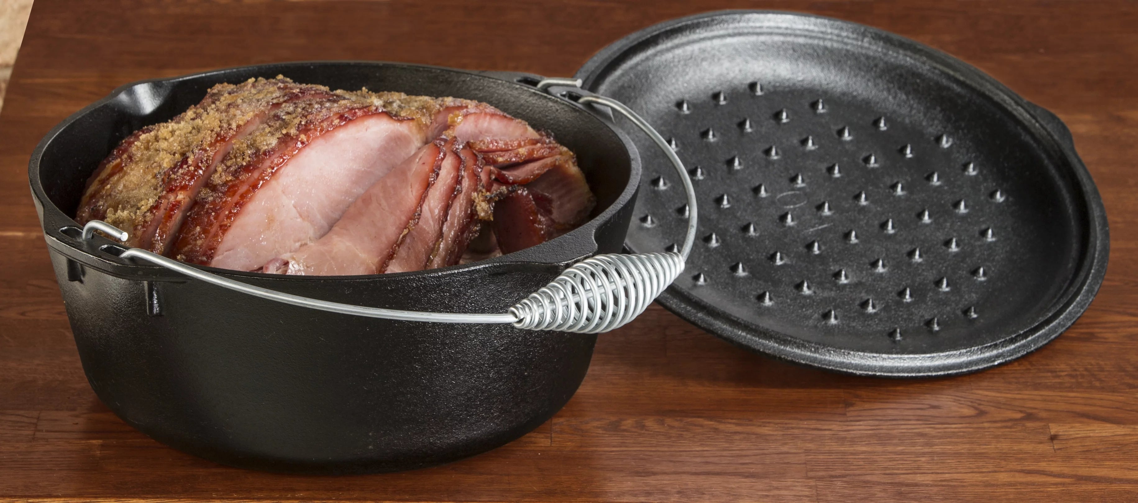 Lodge Cast Iron 5 Quart Seasoned Dutch Oven A687