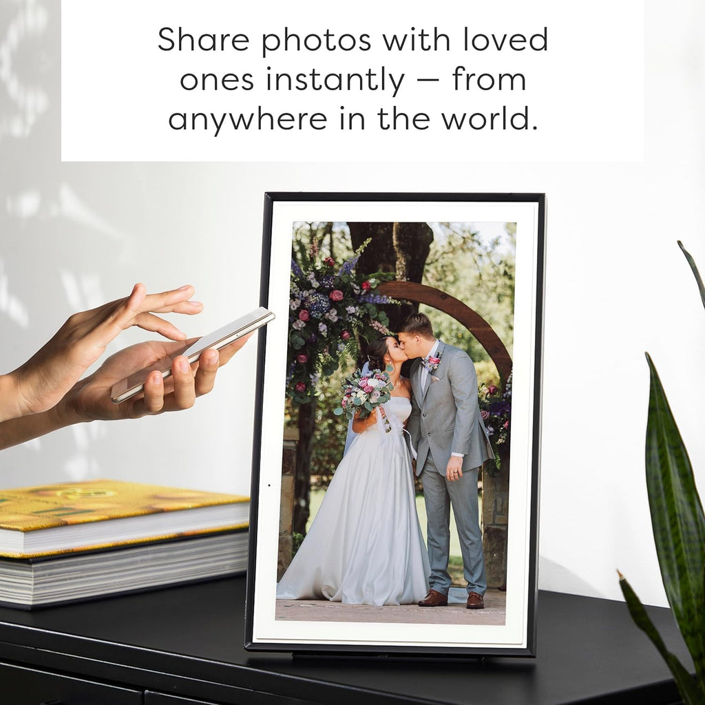 Skylight Digital Picture Frame 15 Inch WiFi Touch Screen Black N563958