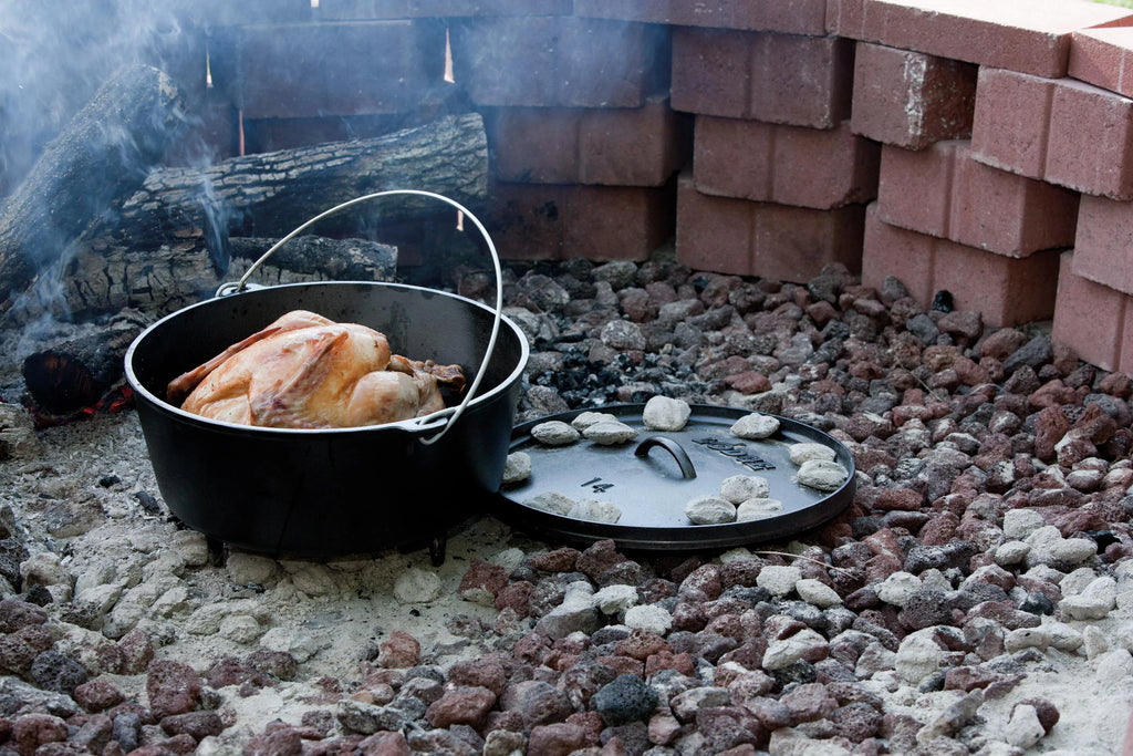 Lodge Yellowstone 8 Quart Seasoned Cast Iron Camp Dutch Oven P851868