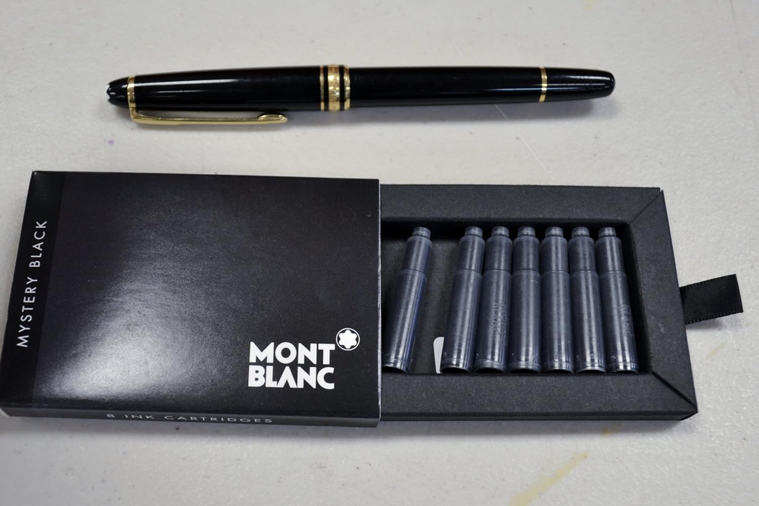 Montblanc Meisterstuck Classique Fountain Pen 144, Black with Gold Trim Q866