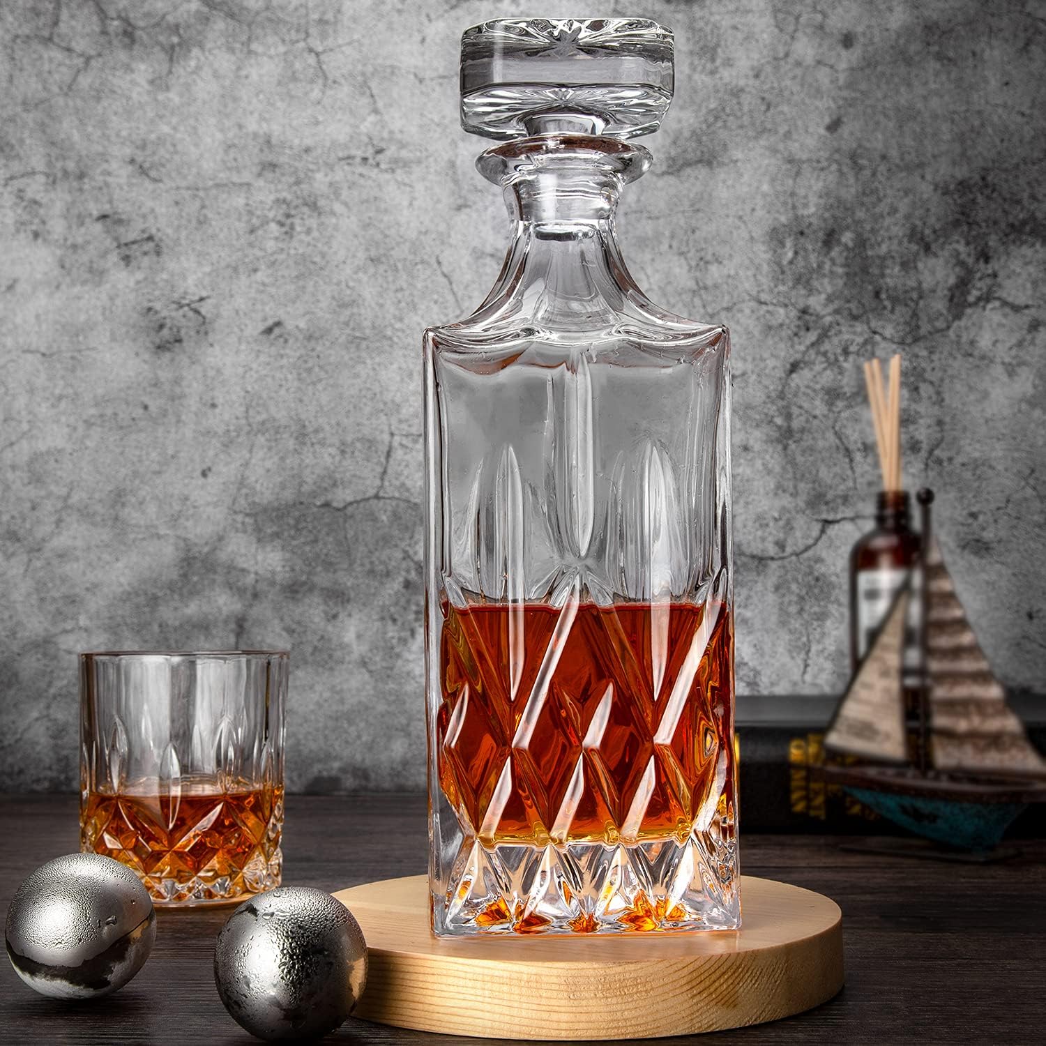 Whiskey Decanter with Glass Stopper, 25 oz Lead-Free Crystal C3862