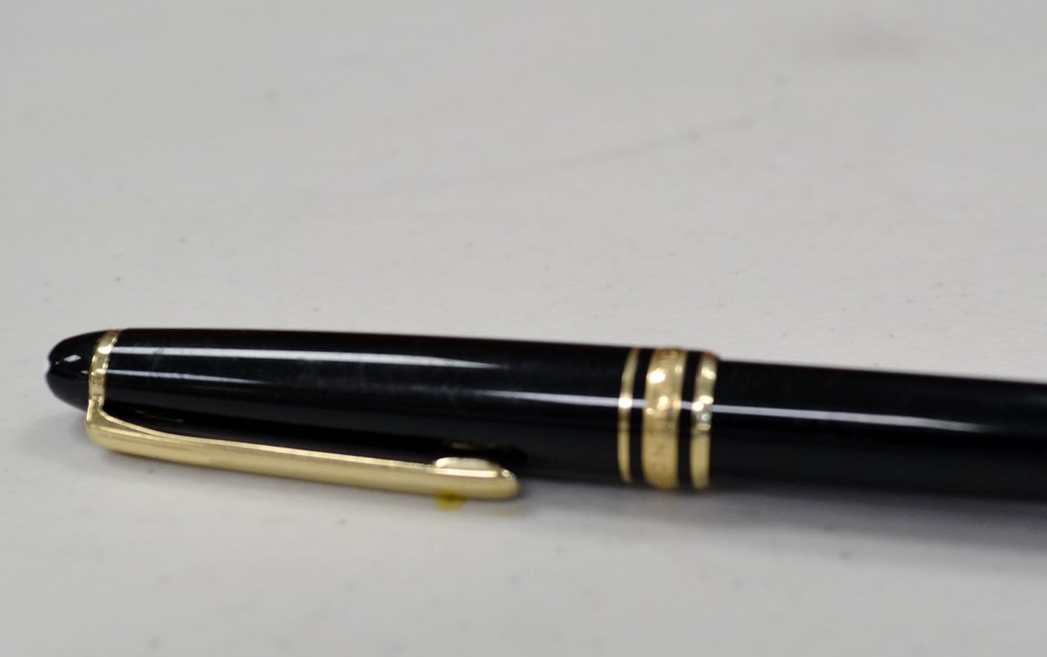 Montblanc Meisterstuck Classique Fountain Pen 144, Black with Gold Trim Q866