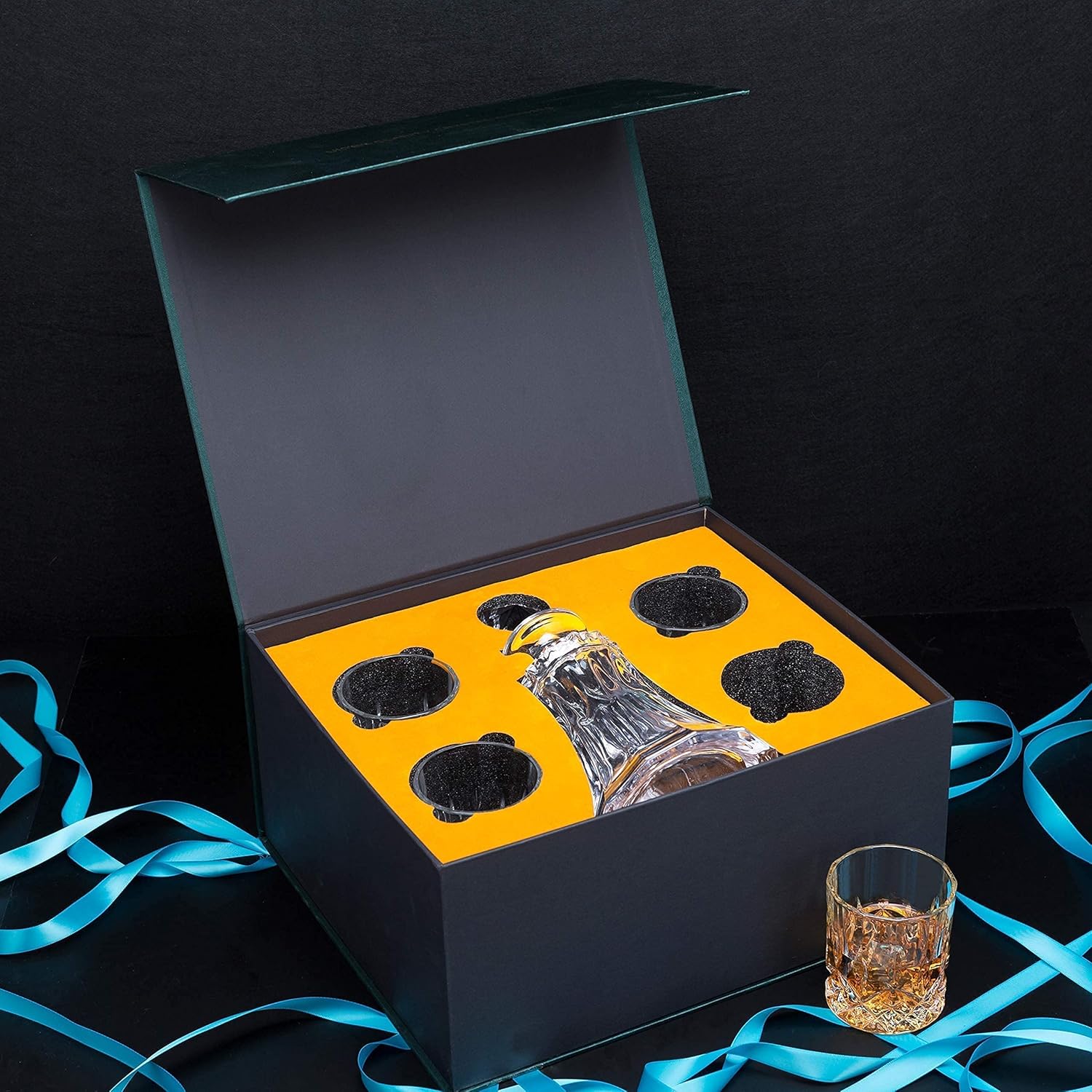 KANARS Whiskey Decanter Set with 4 Glasses, Crystal, 9-Piece G1717