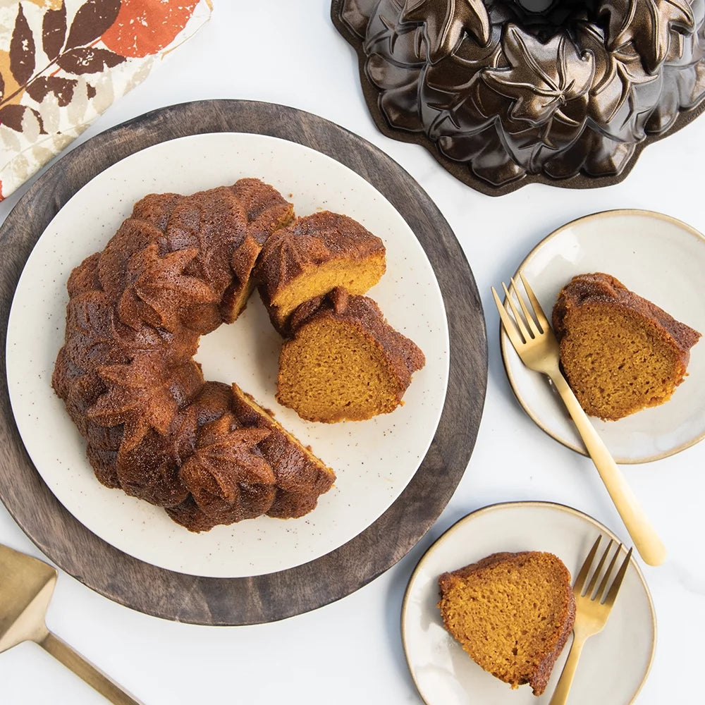 Nordic Ware Harvest Leaves Bundt Pan, Bronze R44117