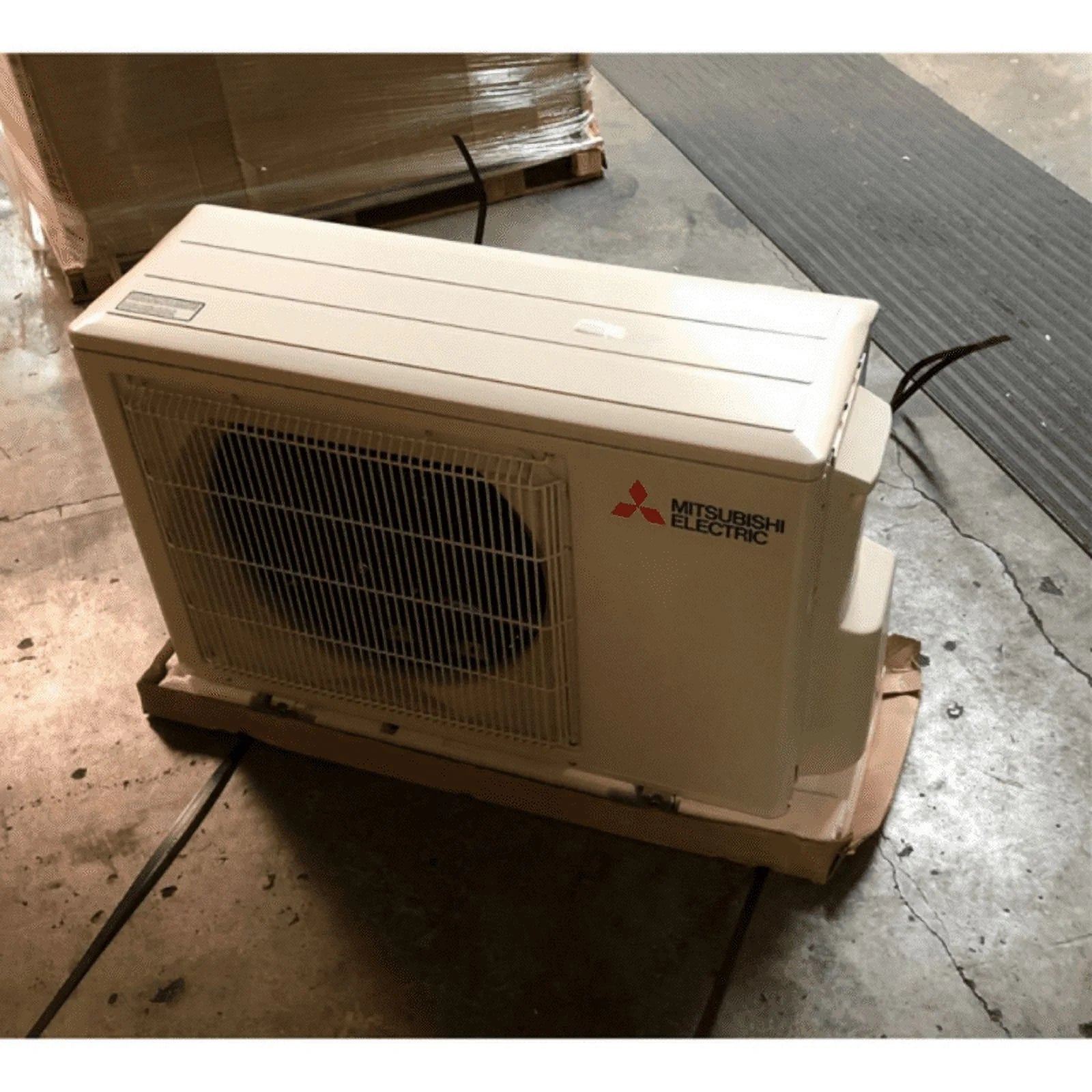 Mitsubishi Electric MUZ-GL09NA-U2 9000 BTUH 26.1 SEER Heat Pump Unit C92636