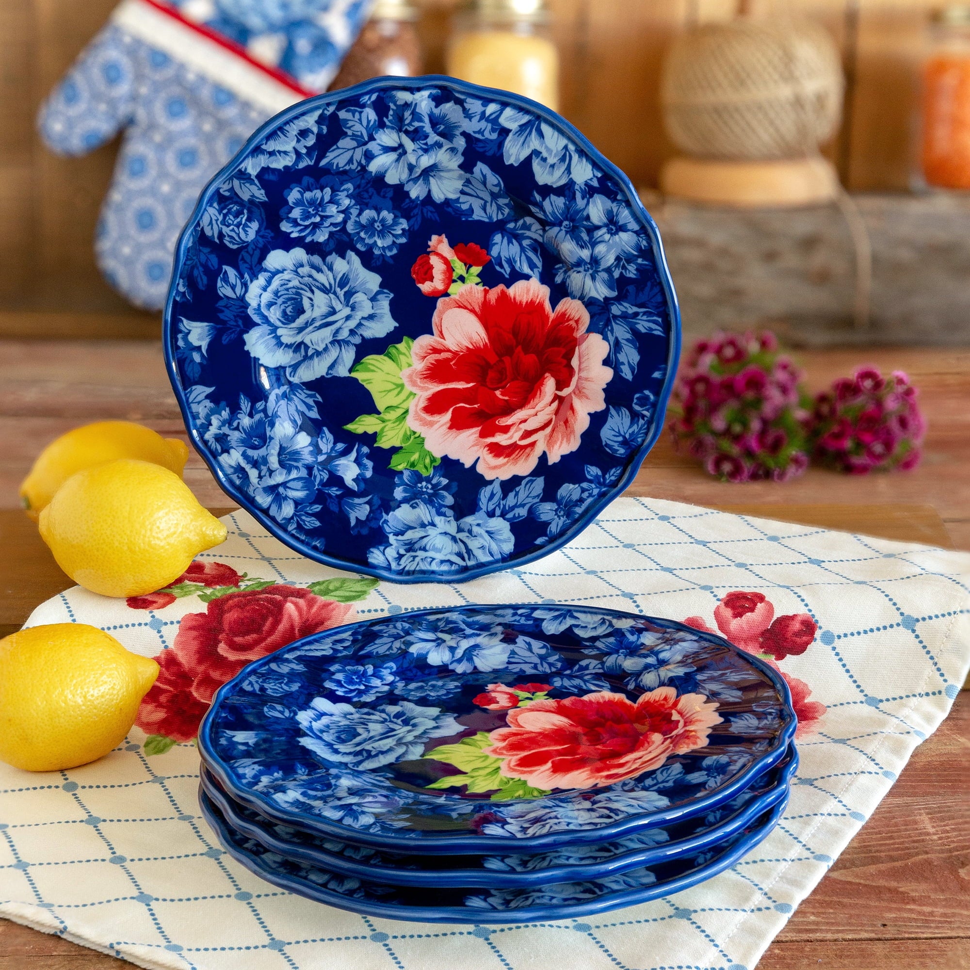 The Pioneer Woman Heritage Floral 12-Piece Stoneware Dinnerware Set G133