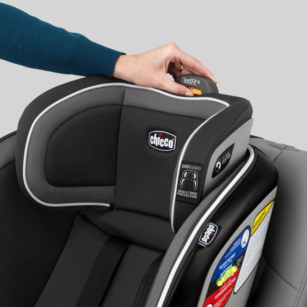 Chicco NextFit Zip Convertible Car Seat - Carbon (Black/Grey) M787