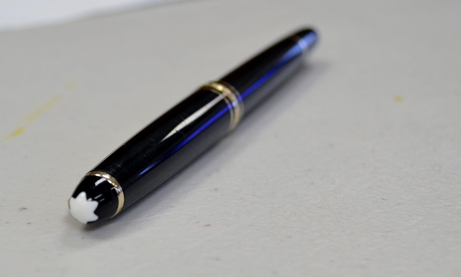 Montblanc Meisterstuck Classique Fountain Pen 144, Black with Gold Trim Q866