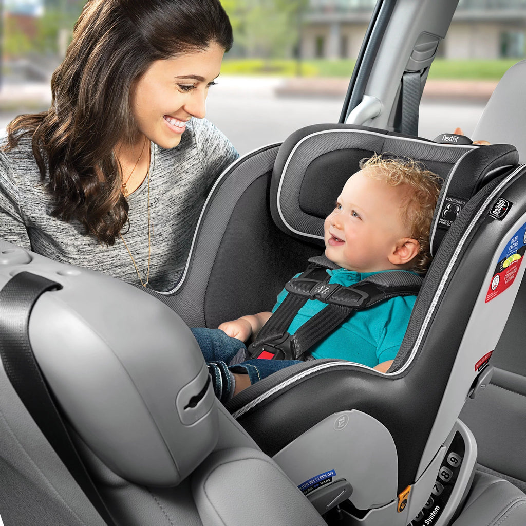 Chicco NextFit Zip Convertible Car Seat - Carbon (Black/Grey) M787