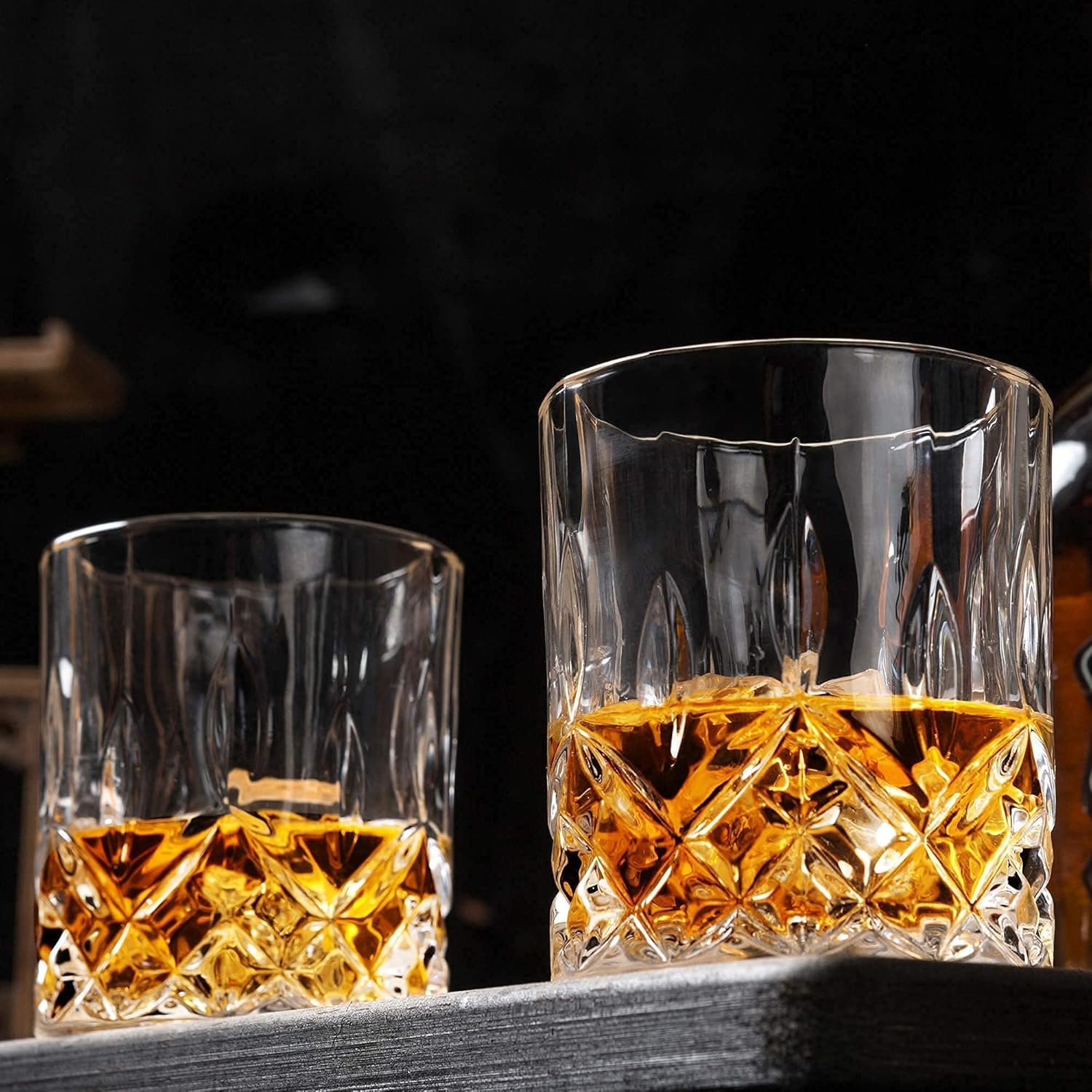 KANARS Whiskey Decanter Set with 4 Glasses, Crystal, 9-Piece G1717